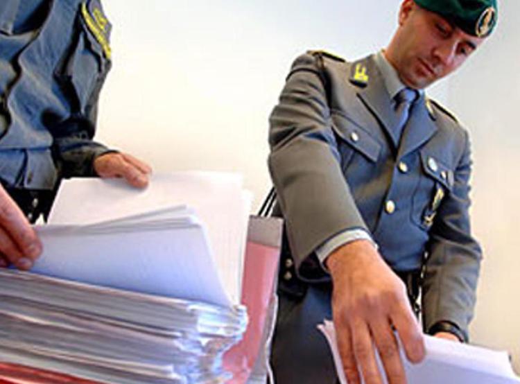 Caso Avastin-Lucentis, perquisizione delle Fiamme Gialle nella sede dell’Aifa: acquisiti documenti