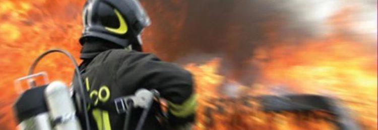Roma: incendio in concessionario auto sulla Prenestina