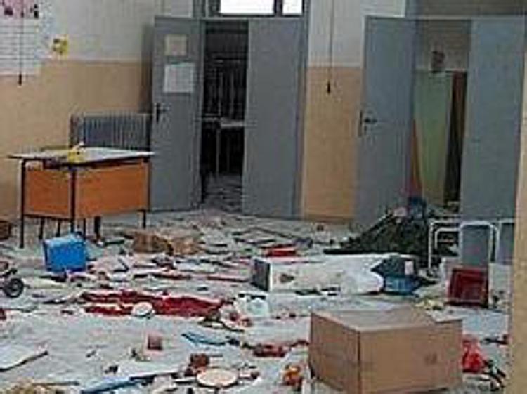 Palermo, nuovo raid vandalico nella scuola Garzilli: rubati pc ed attrezzature