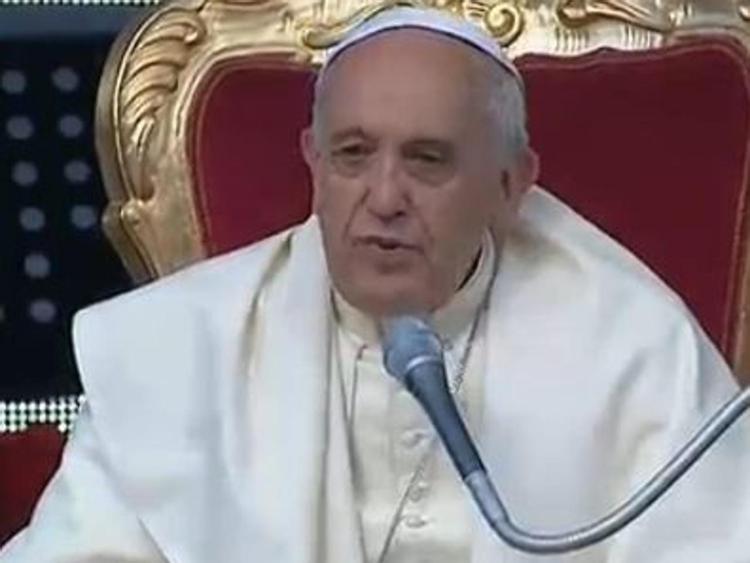 Papa Francesco all’Olimpico con il ‘tifo’ di 52mila fedeli. Appello per il dialogo in Ucraina e Centrafrica