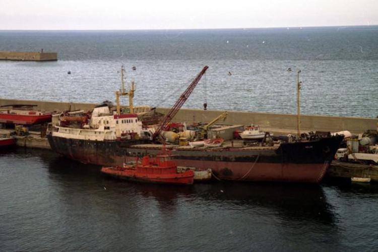 Palermo: dopo 14 anni lascia porto la 'nave dei veleni', diretta in Turchia