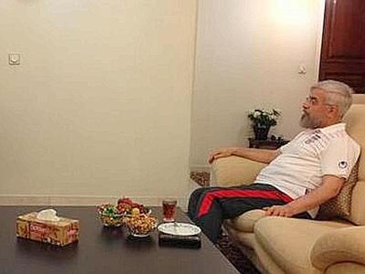 Brasile 2014: impazza sul Web foto presidente Iran che guarda partita