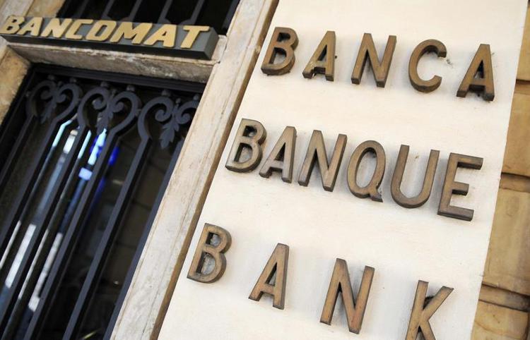 Antitrust chiede alle banche un passo indietro: 
