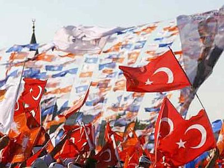 Turchia: presidenziali, partito pro-curdo annuncia suo candidato