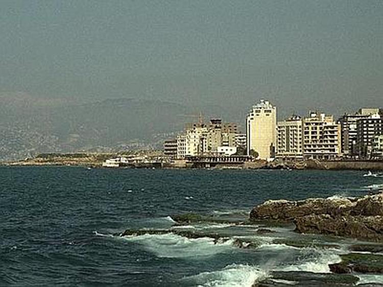 Libano: kamikaze a Beirut in hotel su lungomare