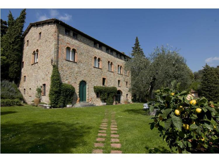 Venduta Villa Mammoli dell’oncologo Umberto Veronesi