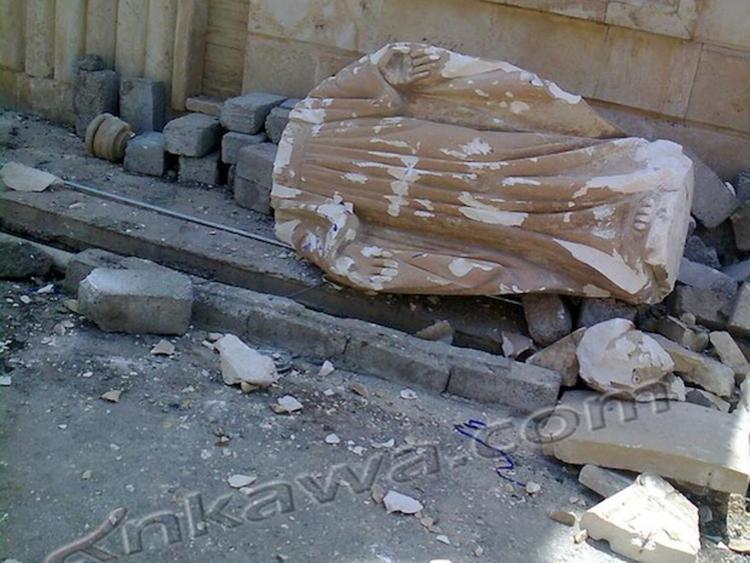 Iraq, abbattuta statua della Madonna a Mosul