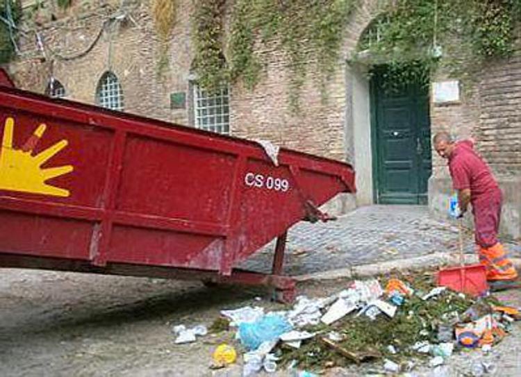 Task force dell’Ama per la raccolta di 40 tonnellate di rifiuti al Circo Massimo