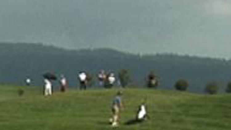 Maltempo, fulmine su campo da golf a Trento: paura ma nessun ferito
