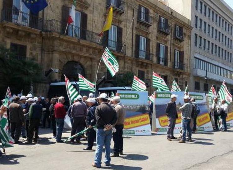 Palermo: protesta edili disoccupati, Comune convoca tavolo per il 3 luglio