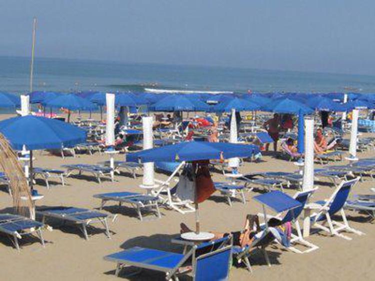 Estate: Cna Balneatori, a Ferragosto spiagge affollate, +25% sul 2014