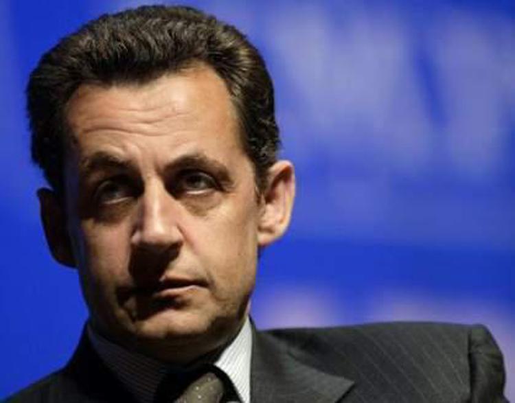 Bufera su Sarkozy, l'ex presidente in stato di fermo per lo scandalo intercettazioni