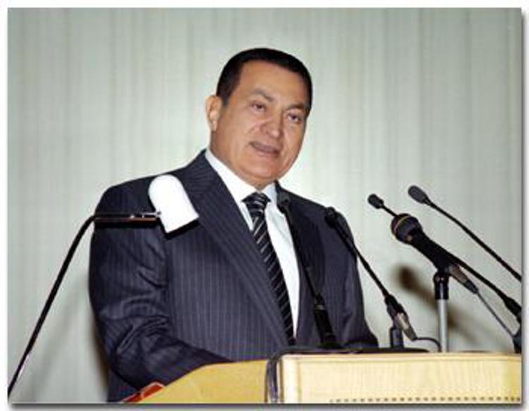 Egitto: Mubarak assolto da accuse omicidio manifestanti e corruzione