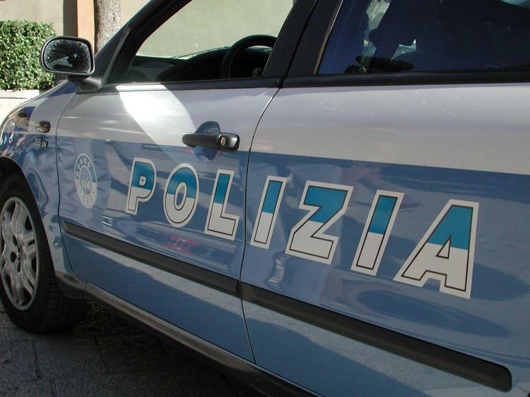 Prato: arrestato un culturista, in casa aveva farmaci dopanti, armi e munizioni