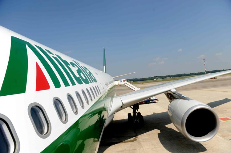 Alitalia: Anpac, Avia Anpav e Uiltrasporti firmano accordi contrattuali