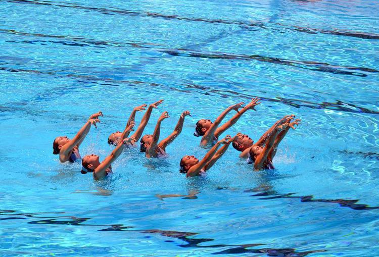 Boom del nuoto sincronizzato, l'effetto-sirenetta conquista le bambine: +25% in 4 anni