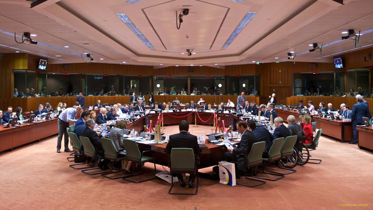Padoan incassa il sostegno dell'Ecofin: 'Ma flessibilità dentro il Patto' /Vd