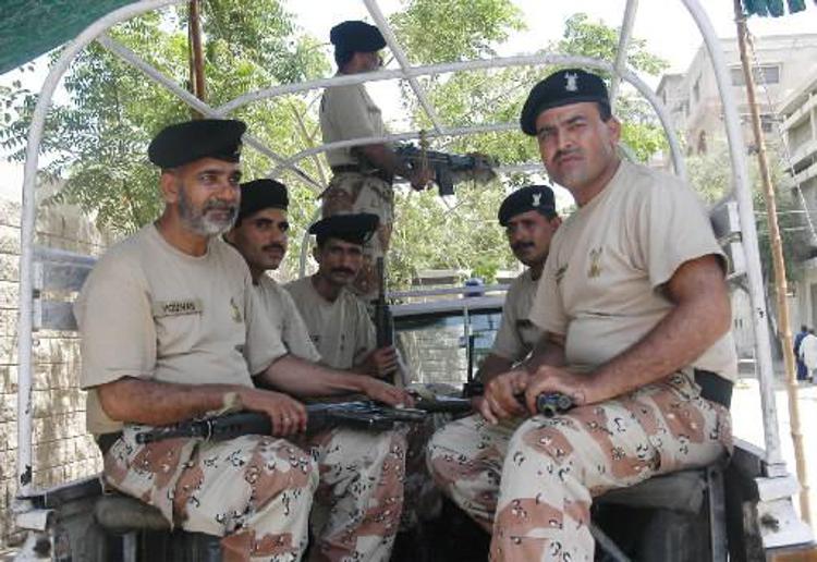 Pakistan: capo Stato Maggiore in visita nel Waziristan, eliminare terroristi