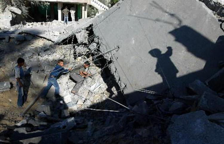 M.O.: Egitto condanna raid israeliani su Gaza