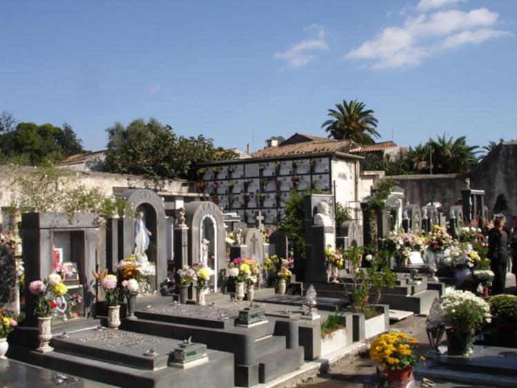 Catania: donna uccisa al cimitero, figlio vittima chiede riesumazione salma