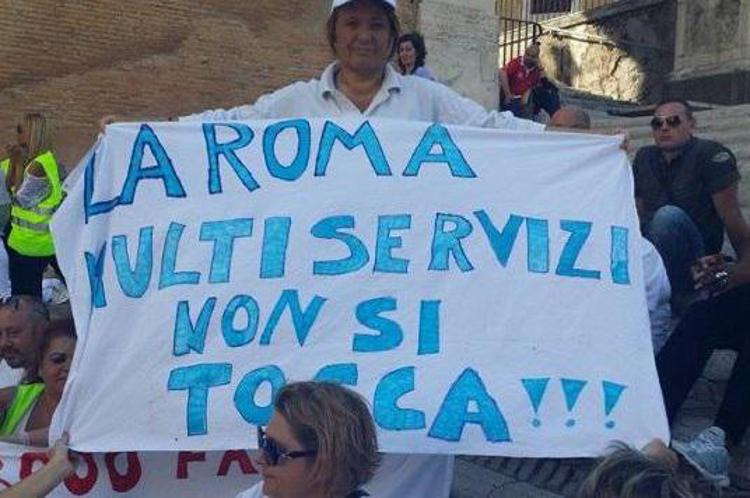 Roma Multiservizi: lavoratori ancora in Campidoglio, protesta continua