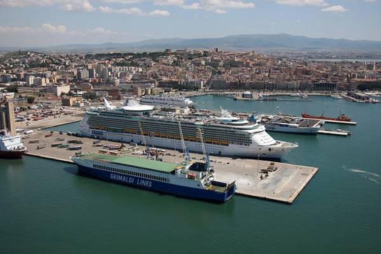 Porti: Cagliari, presidio lavoratori Compagnia marittima per difendere stipendi
