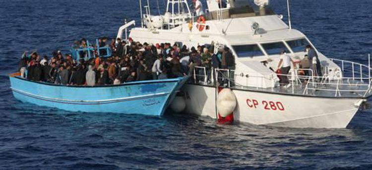 Immigrati: soccorsi 89 migranti a est di Pozzallo, arriveranno a Crotone