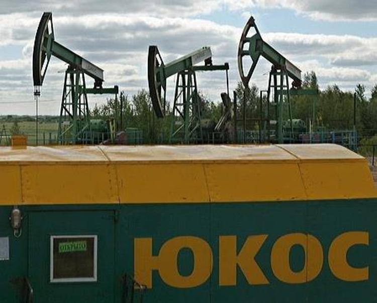 50 mld di dollari agli ex azionisti Yukos, scatta la maxi-multa per il Cremlino
