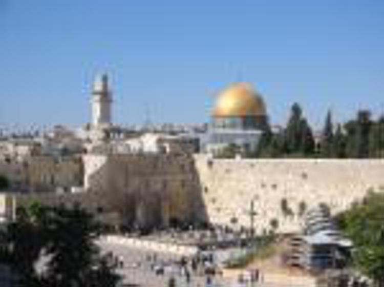 Mo: direttore Waqf Gerusalemme, solo 30mila fedeli oggi ad al-Aqsa