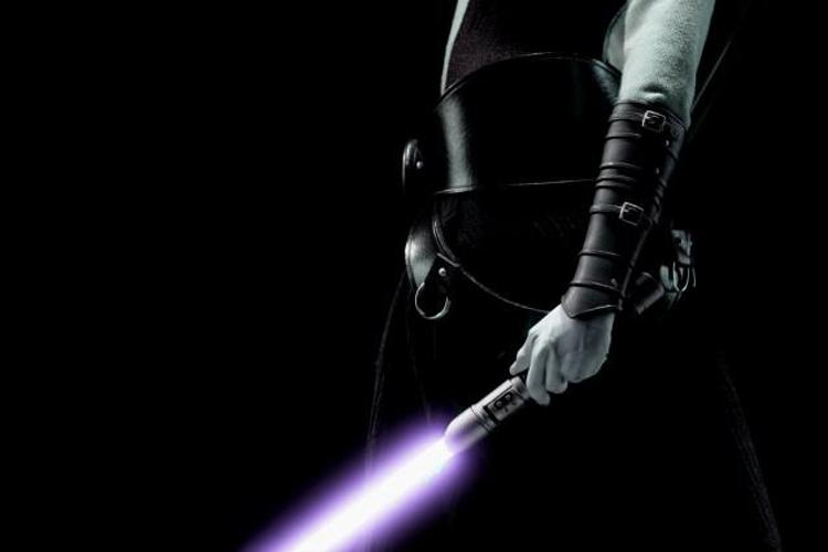 'Star Wars', la saga riparte da una spada laser