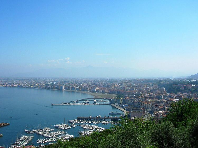 Napoli: sostanza colorante in acqua a Castellammare, individuati responsabili