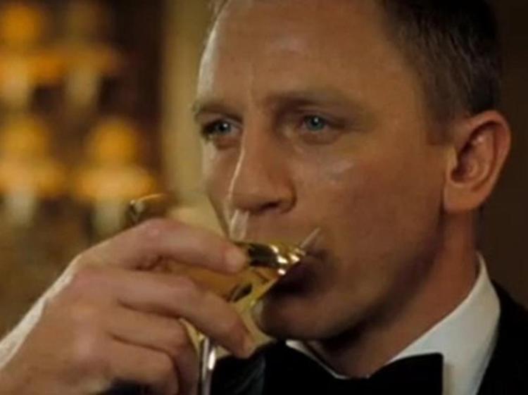 Bere senza ubriacarsi, è possibile grazie alla 'pillola alla James Bond'