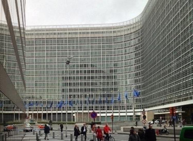 Ue: Commissione, quasi finiti soldi bilancio 2014, rischi per pmi