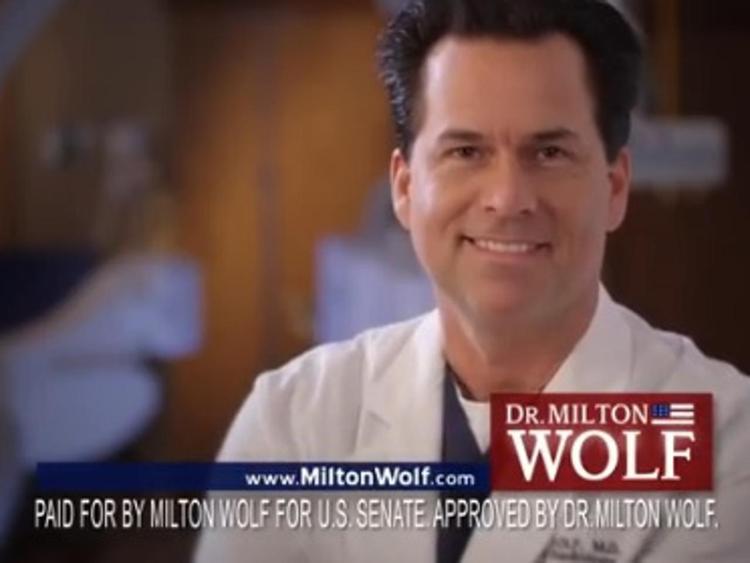 Milton Wolf (fermo da un video della campagna dal sito ufficiale miltonwolf.com)