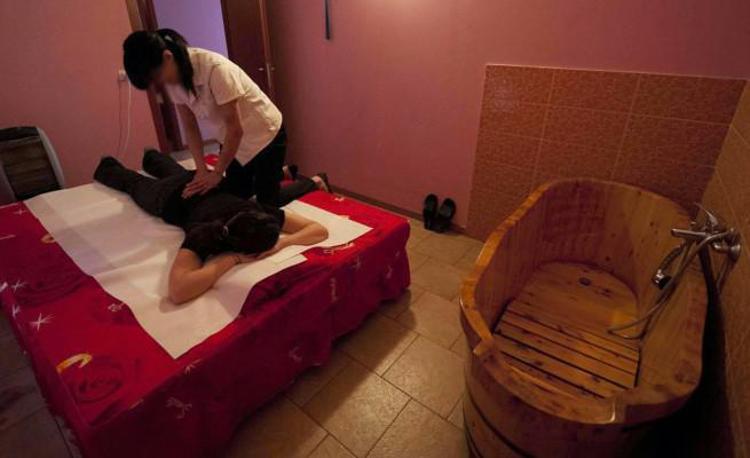 Palermo: sequestrato centro massaggi a luci rosse, denunciata coppia cinese
