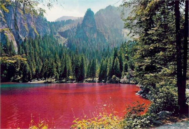 50 sfumature di lago, da verdi a rossi