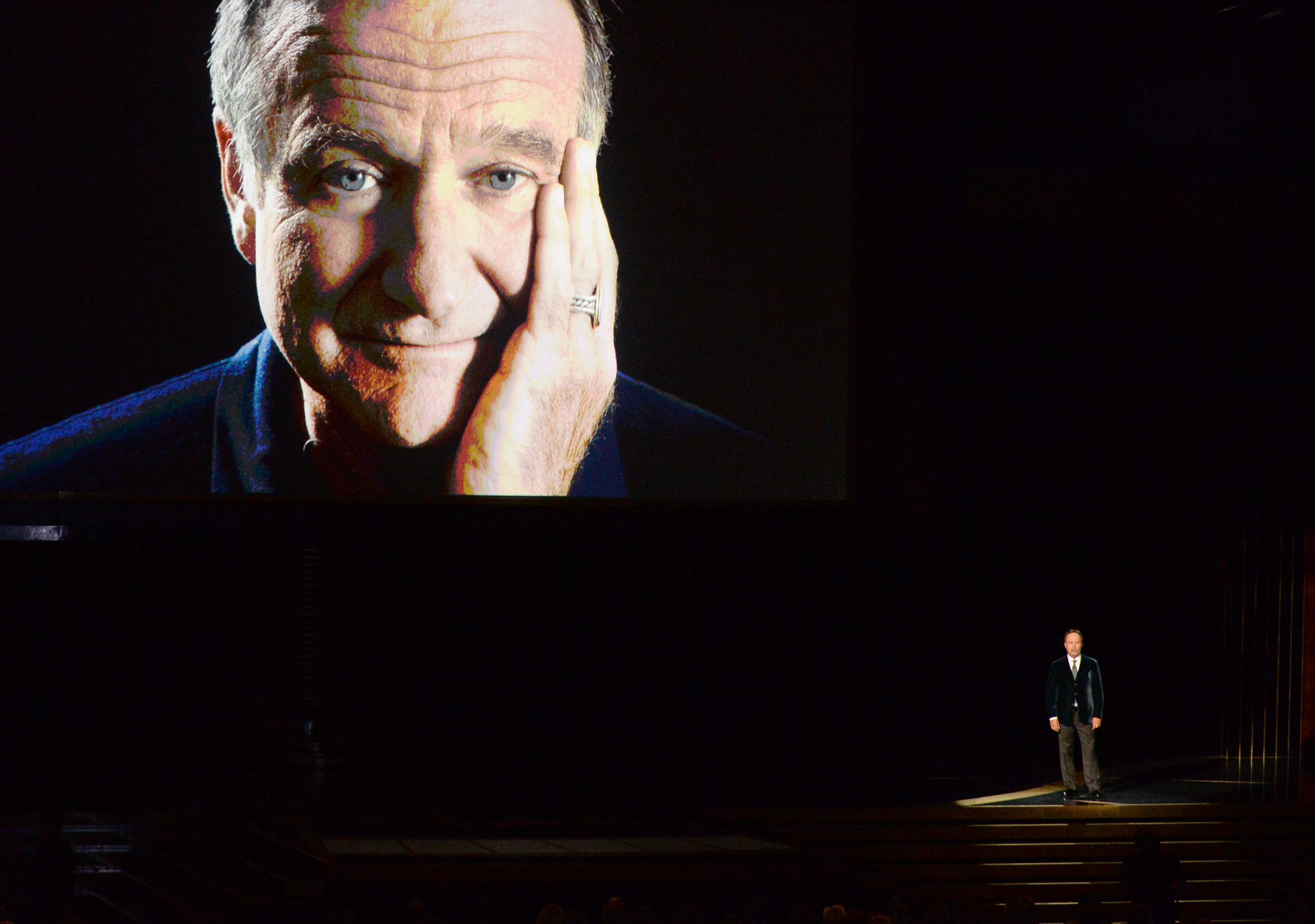 Billy Crystal nel tributo a Robin Williams  UPI/Pat Benic. - Infophoto