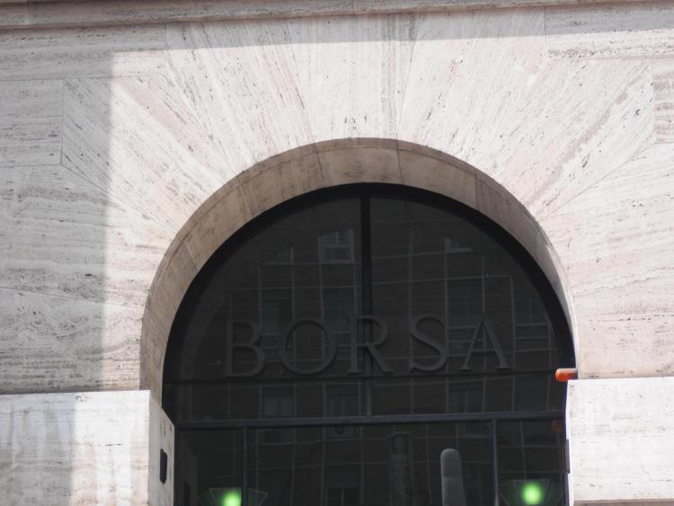 Borse, Milano migliore d'Europa grazie a banche e utilities