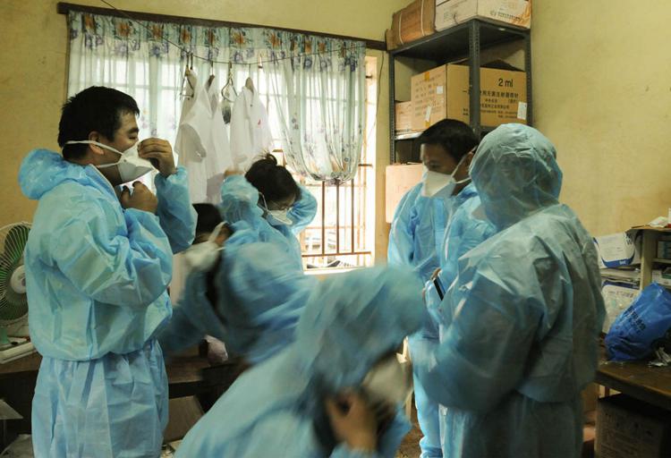 Congo, 13 morti per febbre con sintomi simili a Ebola. Il Senegal chiude le frontiere