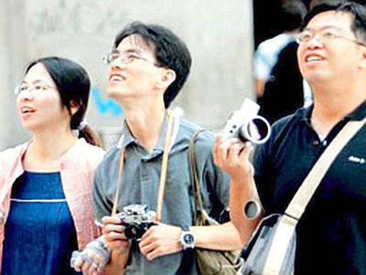 Ora i turisti cinesi pagano l'albergo con il cellulare