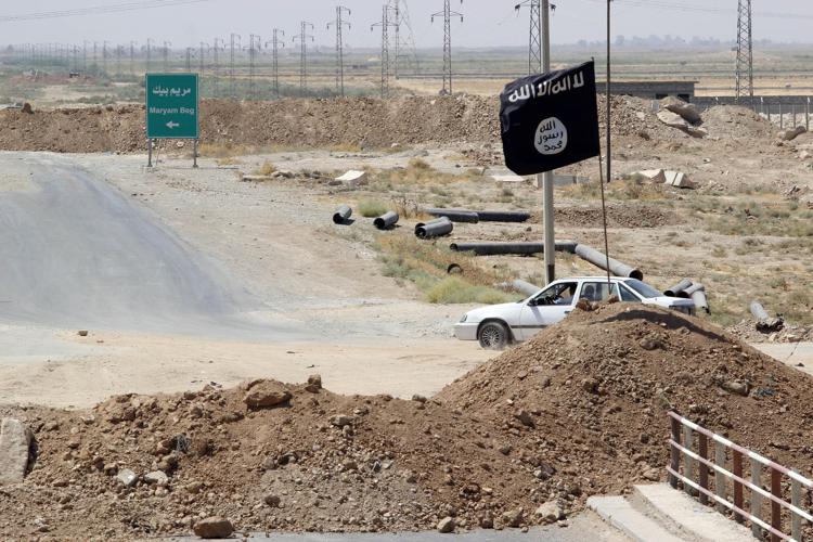 Iraq: Is sequestra 170 persone a Kirkuk dopo incendio bandiera Califfato