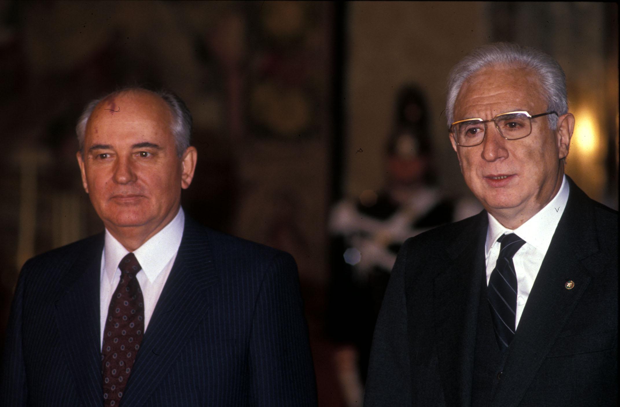 Gorbaciov con Francesco Cossiga (foto Adnkronos)