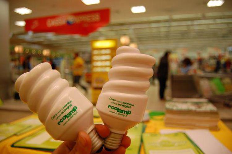 Rifiuti: delle nuove lampadine si recupera 90% componenti