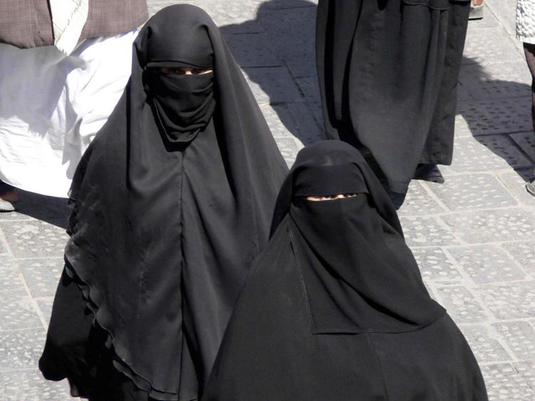 A. Saudita: fatwa contro obbligo del velo, è polemica sui social