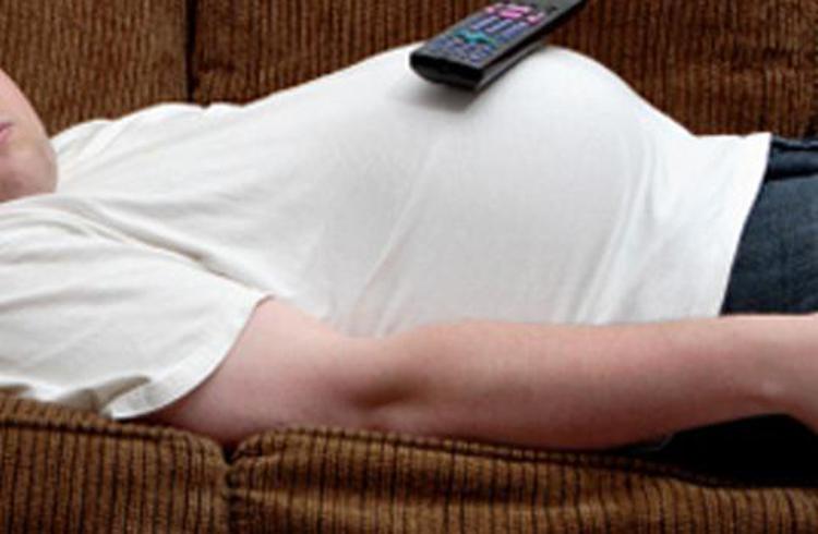 Salute: pigrizia killer, vita sedentaria uccide il doppio di obesità