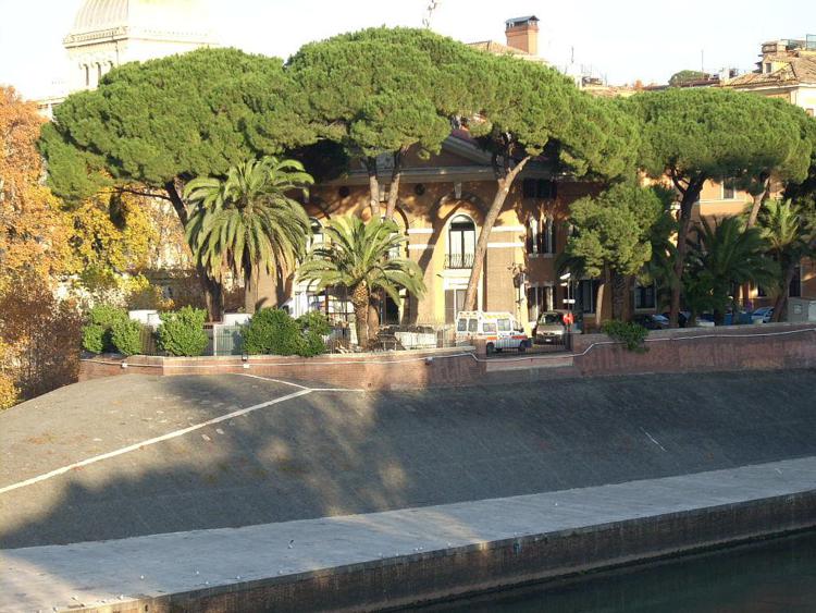 Roma, ha abusato di una turista al pronto soccorso del Fatebenefratelli: arrestato infermiere