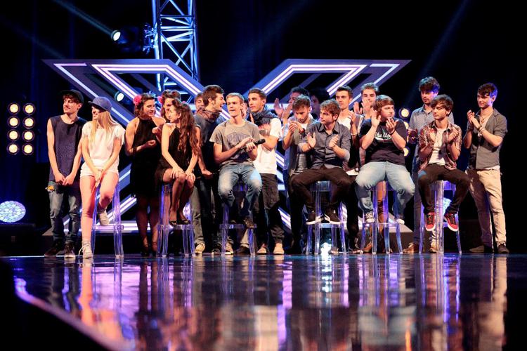 Immagine di gruppo dalla puntata Bootcamp di 'X Factor'