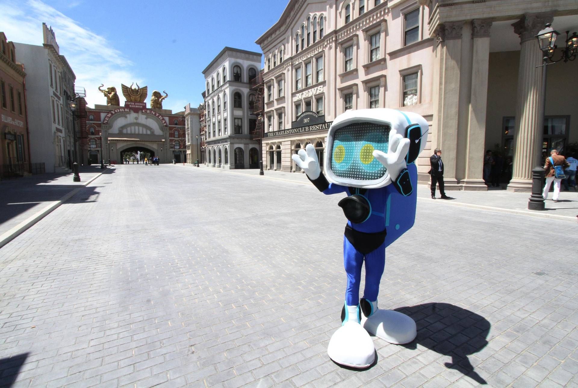 Disabili La Mascotte Di Cinecitta World Domenica Al Fiabaday A Roma