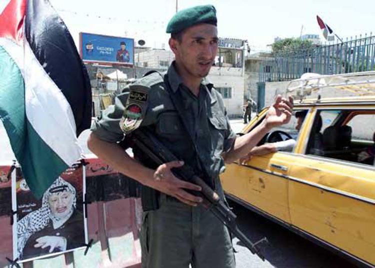 Mo: sondaggio, per 45% palestinesi Stato islamico dannoso per loro causa