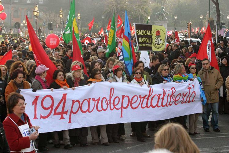 102.644 aborti nel 2013, confermato il calo delle Igv in Italia